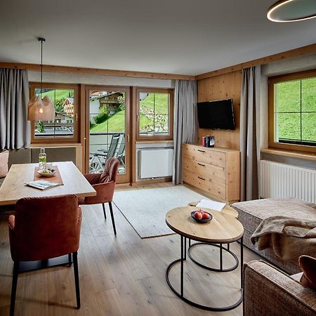 Hotel Alpenhof Tux Bagian luar foto