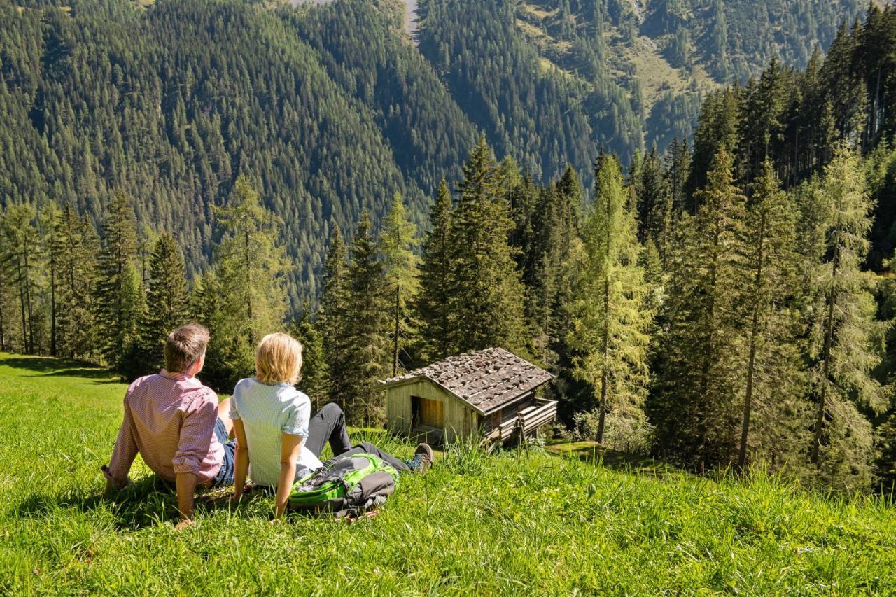 Hotel Alpenhof Tux Bagian luar foto