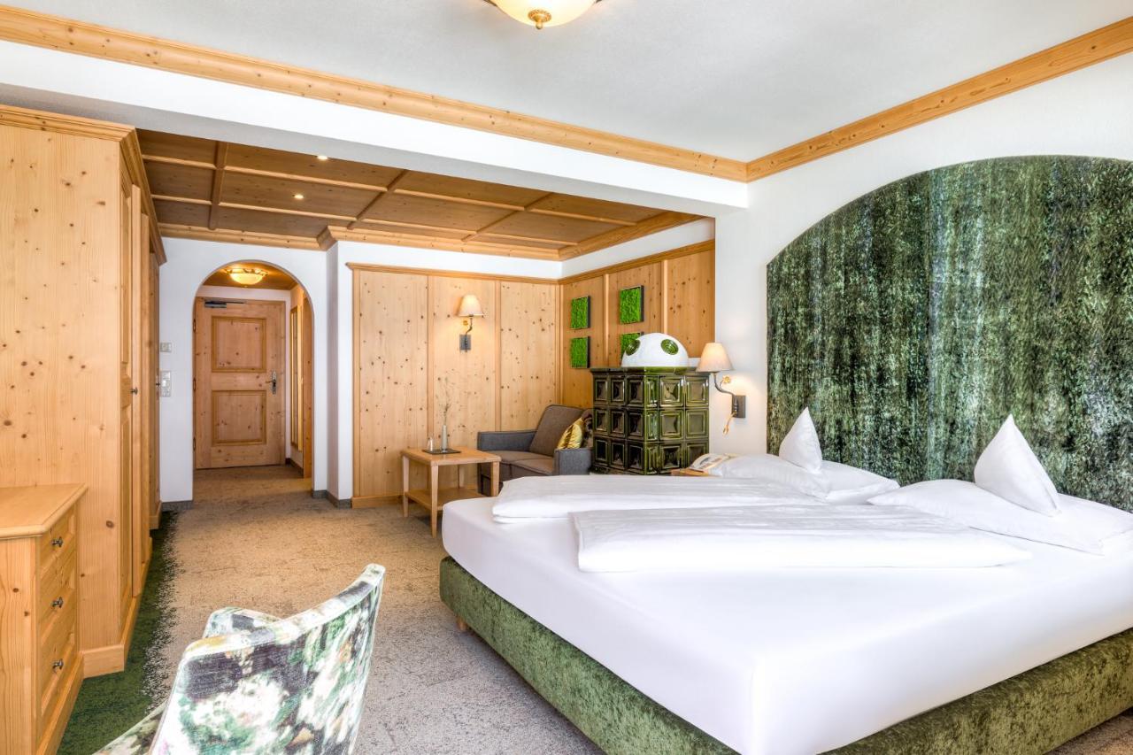 Hotel Alpenhof Tux Bagian luar foto