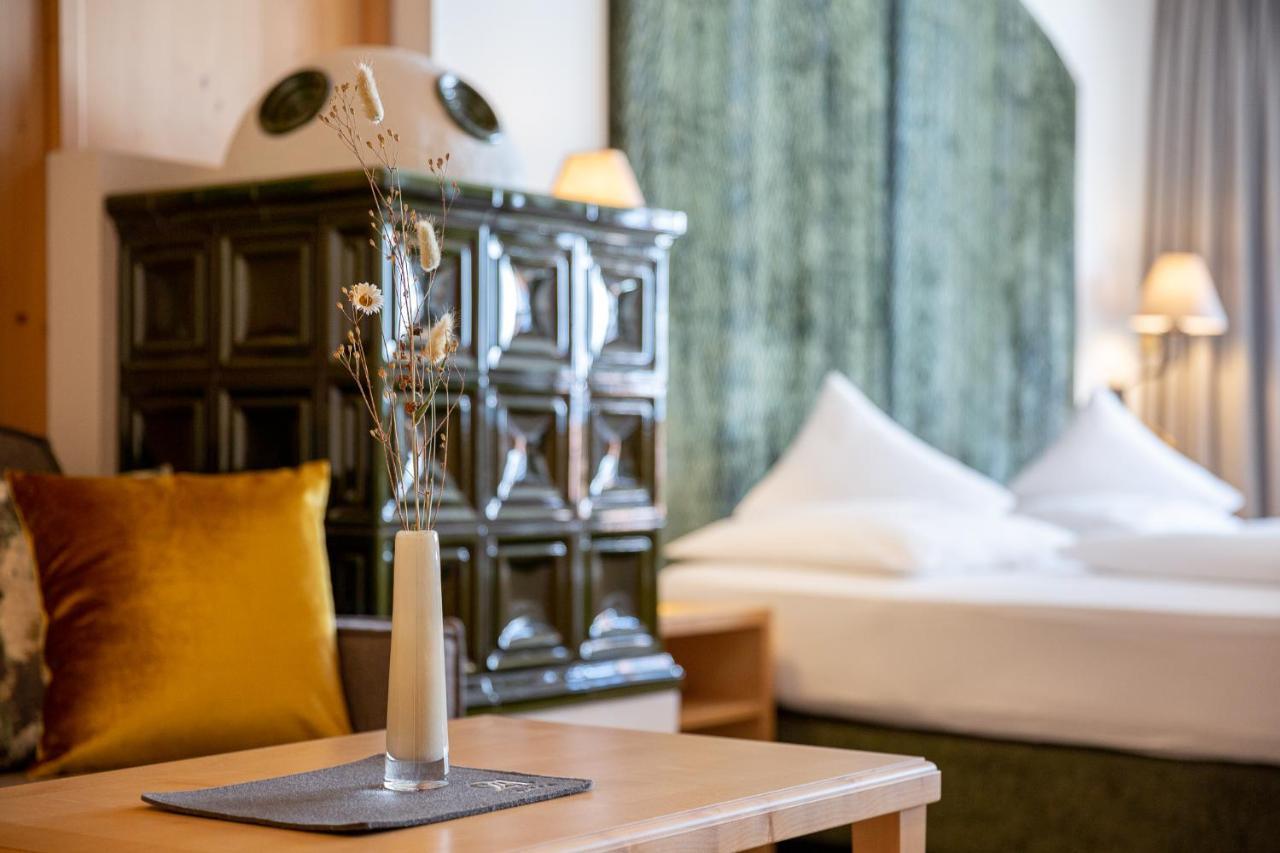 Hotel Alpenhof Tux Bagian luar foto