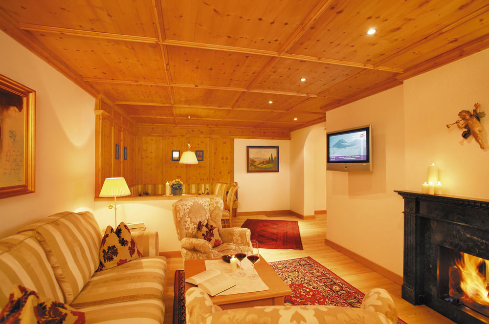 Hotel Alpenhof Tux Bagian luar foto