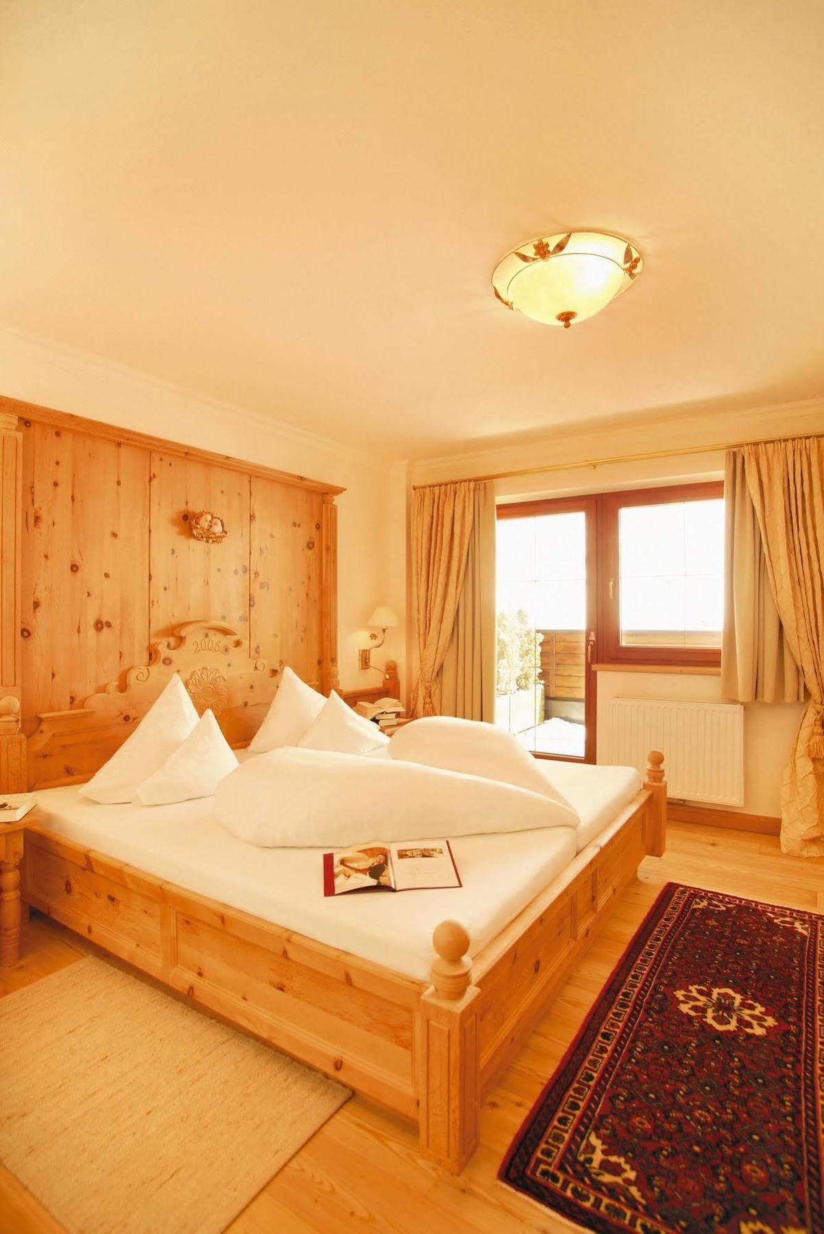 Hotel Alpenhof Tux Bagian luar foto